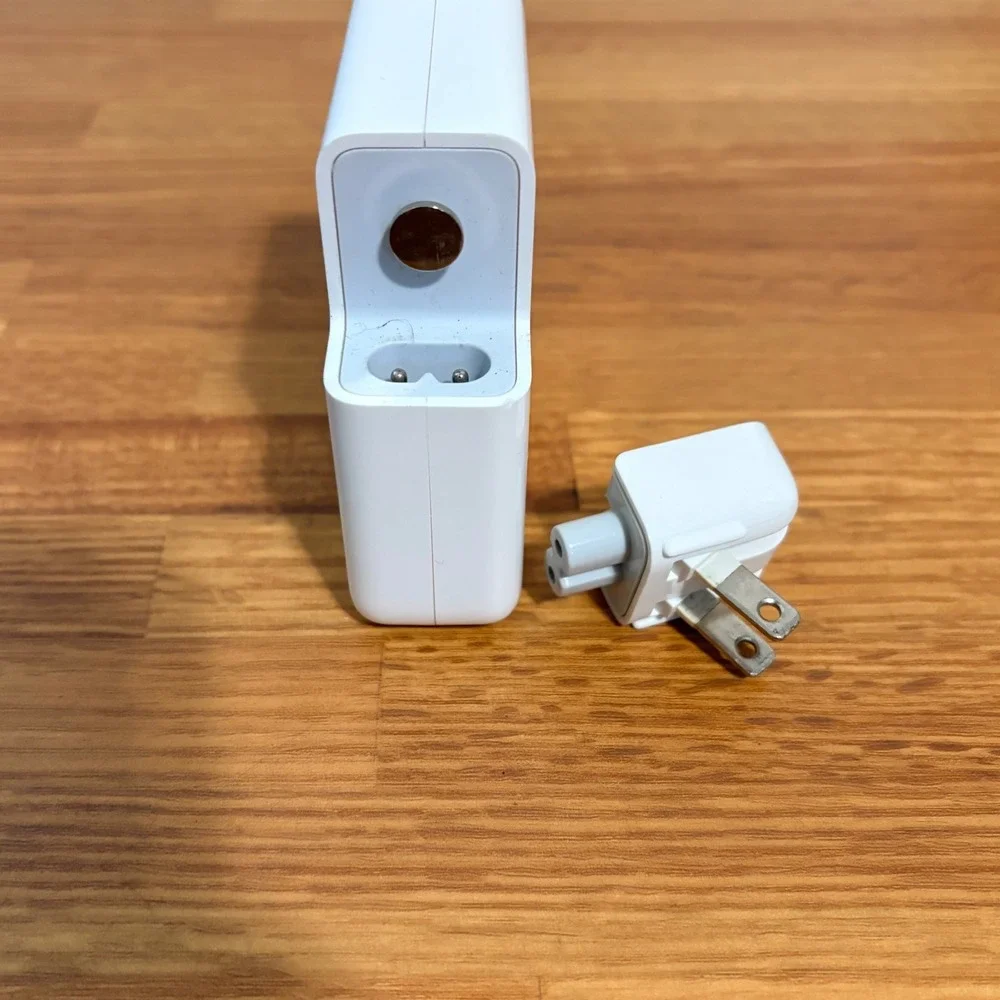 Apple Power Adapter B281 EVT 87W USB-C Prototype Charger White tested and Works